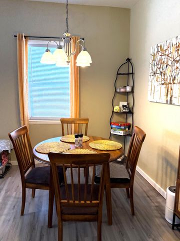 2558 N Howard Avenue, Springfield, MO 65803