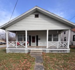 2558 N Howard Avenue, Springfield, MO 65803