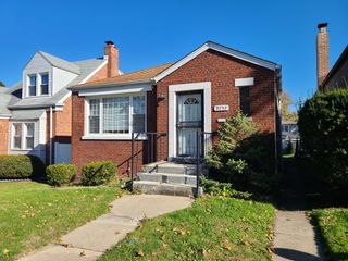 9757 S Woodlawn Avenue, Chicago, IL 60628
