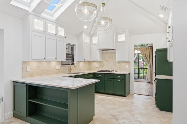 1304 Black Oak Drive, Carrollton, TX 75007
