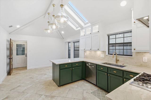 1304 Black Oak Drive, Carrollton, TX 75007