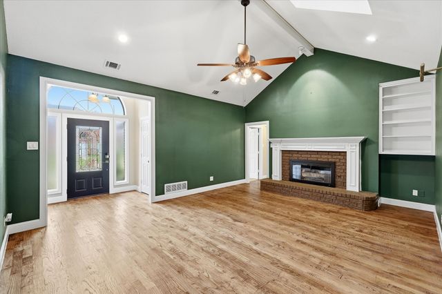 1304 Black Oak Drive, Carrollton, TX 75007