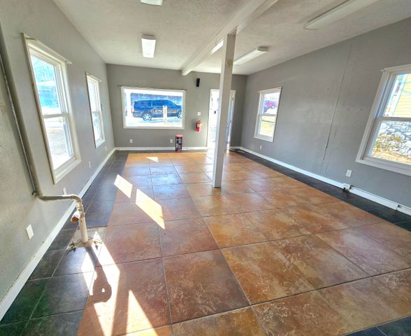 215 W Pacific Street, Branson, MO 65616