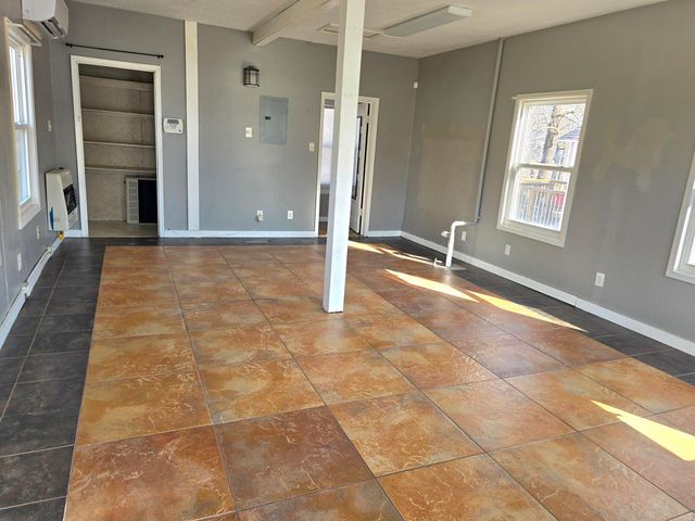 215 W Pacific Street, Branson, MO 65616