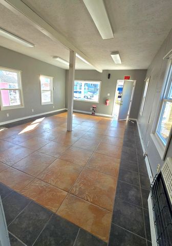 215 W Pacific Street, Branson, MO 65616