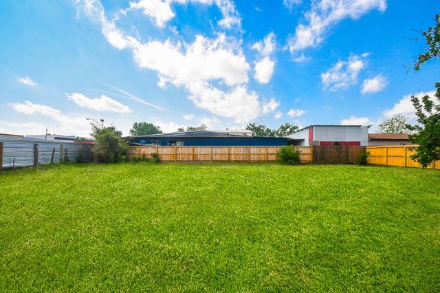 2636 Lone Oak Road, Houston, TX 77093