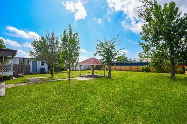 2636 Lone Oak Road, Houston, TX 77093