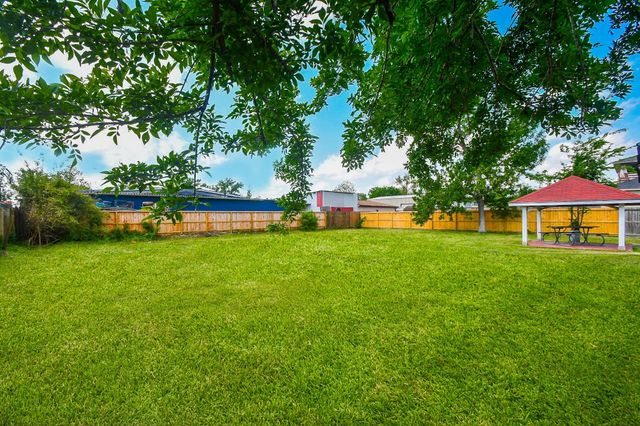 2636 Lone Oak Road, Houston, TX 77093