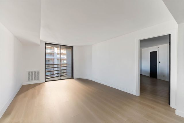3525 Sage Road 1213, Houston, TX 77056