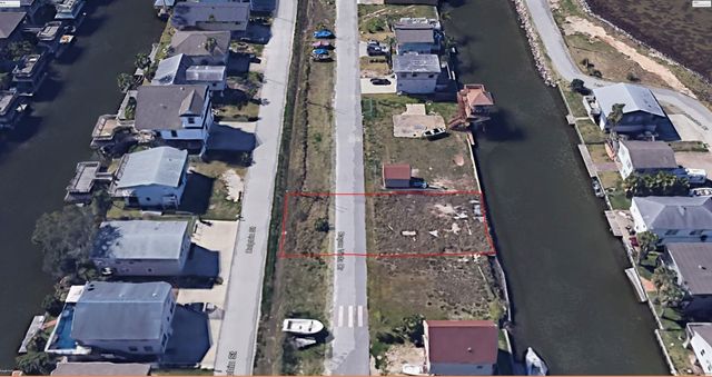 90 Bayou Vista Drive, Hitchcock, TX 77563