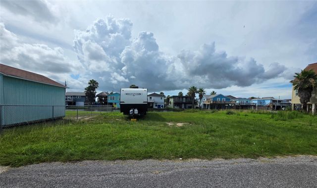 90 Bayou Vista Drive, Hitchcock, TX 77563