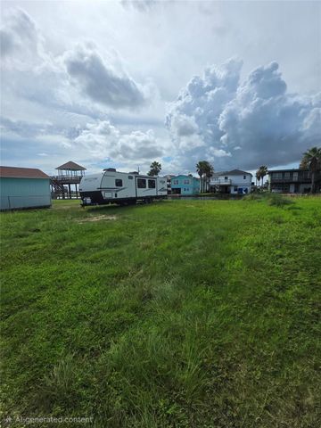90 Bayou Vista Drive, Hitchcock, TX 77563