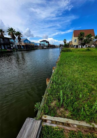 90 Bayou Vista Drive, Hitchcock, TX 77563
