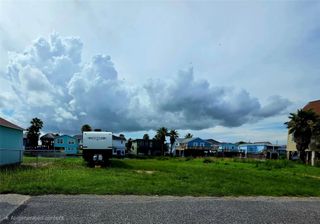90 Bayou Vista Drive, Hitchcock, TX 77563