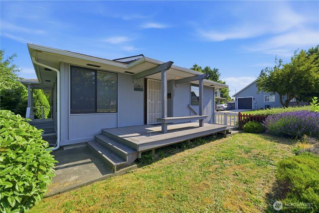 207 E 84th St Street, Tacoma, WA 98445