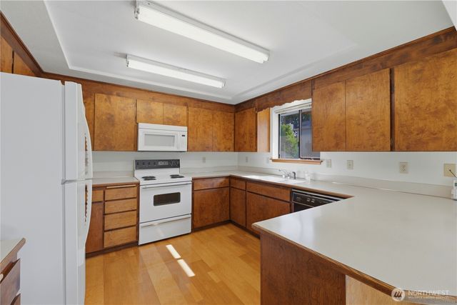 207 E 84th St Street, Tacoma, WA 98445
