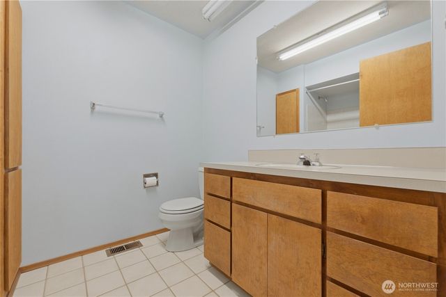 207 E 84th St Street, Tacoma, WA 98445