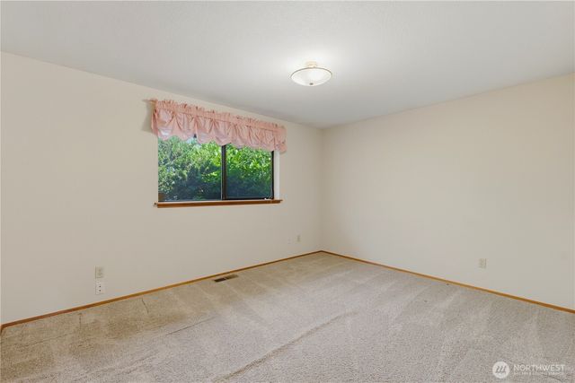 207 E 84th St Street, Tacoma, WA 98445