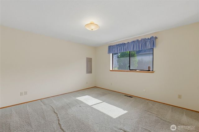 207 E 84th St Street, Tacoma, WA 98445