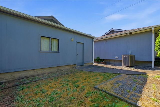 207 E 84th St Street, Tacoma, WA 98445