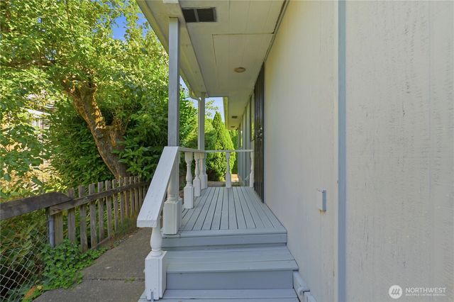 207 E 84th St Street, Tacoma, WA 98445