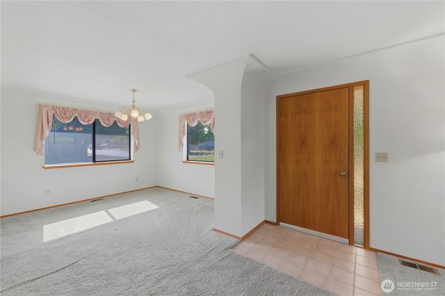 207 E 84th St Street, Tacoma, WA 98445