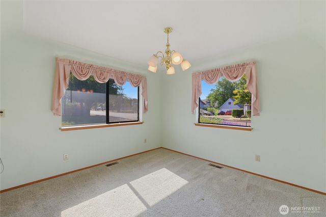 207 E 84th St Street, Tacoma, WA 98445