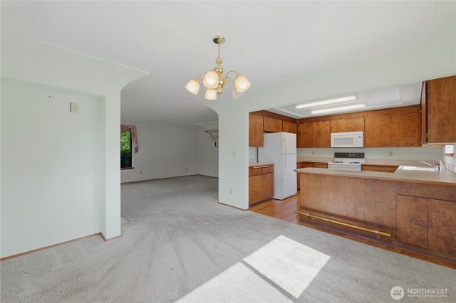 207 E 84th St Street, Tacoma, WA 98445