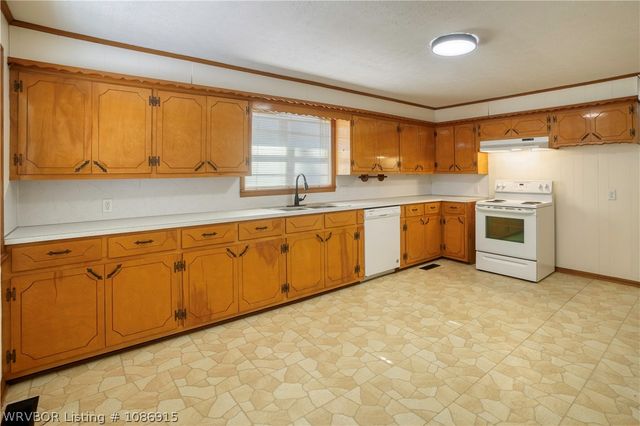 100 Packard Street, Mansfield, AR 72944