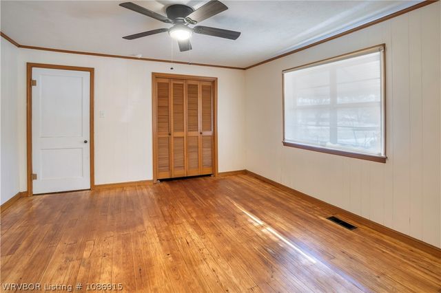 100 Packard Street, Mansfield, AR 72944