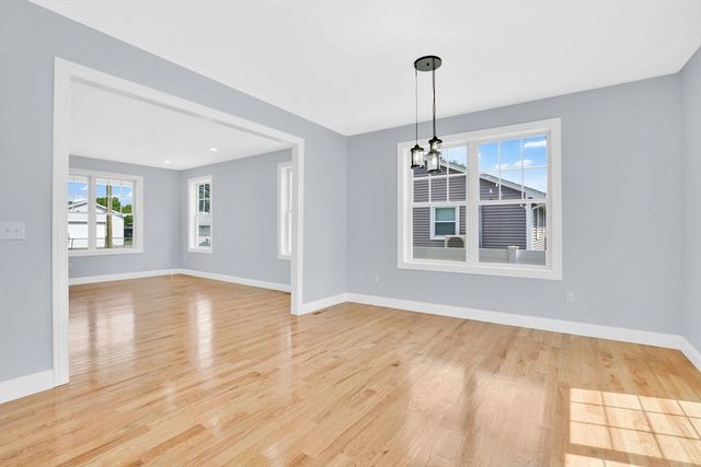 57 America St, Chicopee, MA 01013