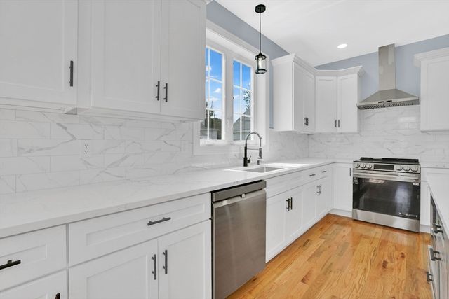 57 America St, Chicopee, MA 01013