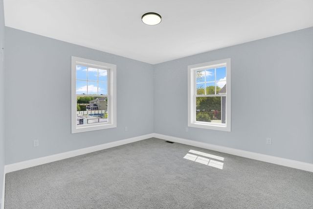 57 America St, Chicopee, MA 01013
