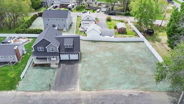 57 America St, Chicopee, MA 01013