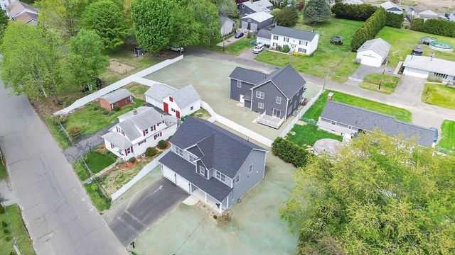 57 America St, Chicopee, MA 01013