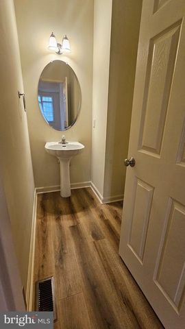 2822 SLINGERLAND DR, Fredericksburg, VA 22408