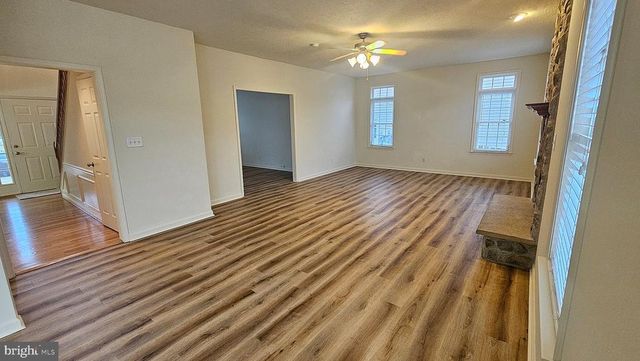 2822 SLINGERLAND DR, Fredericksburg, VA 22408