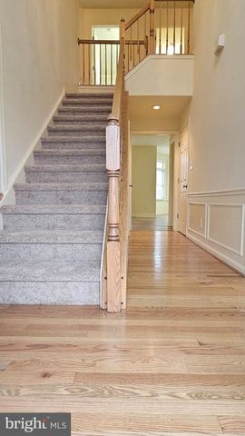 2822 SLINGERLAND DR, Fredericksburg, VA 22408