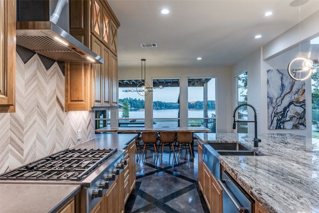 372 Pleasant View Road, Winnsboro, TX 75494