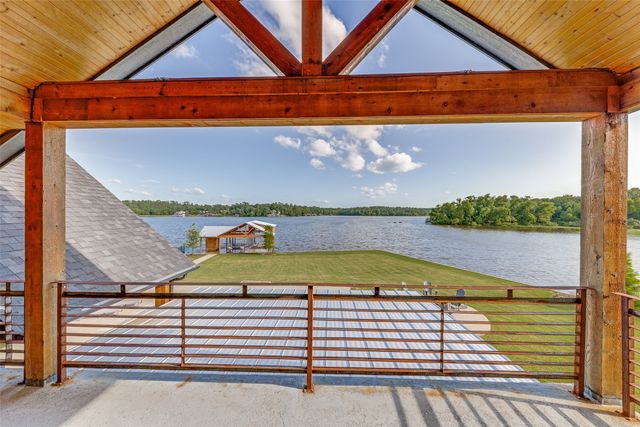 372 Pleasant View Road, Winnsboro, TX 75494