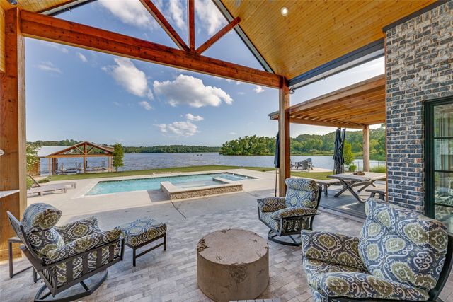 372 Pleasant View Road, Winnsboro, TX 75494