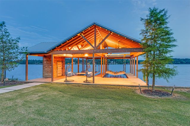 372 Pleasant View Road, Winnsboro, TX 75494