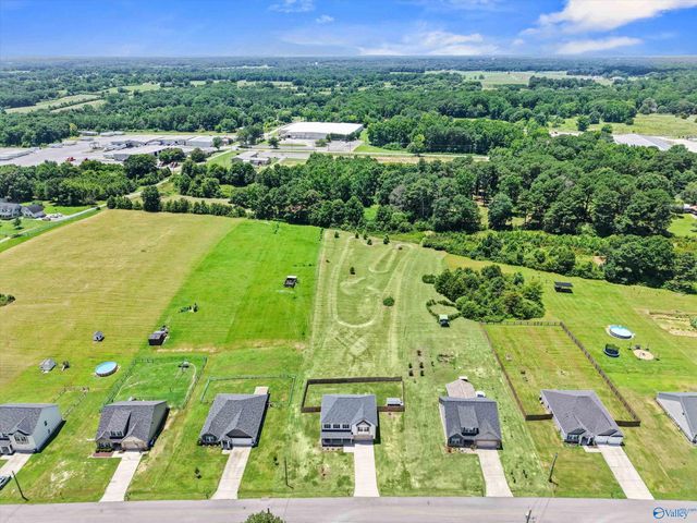 400 Carver Drive, Arab, AL 35016