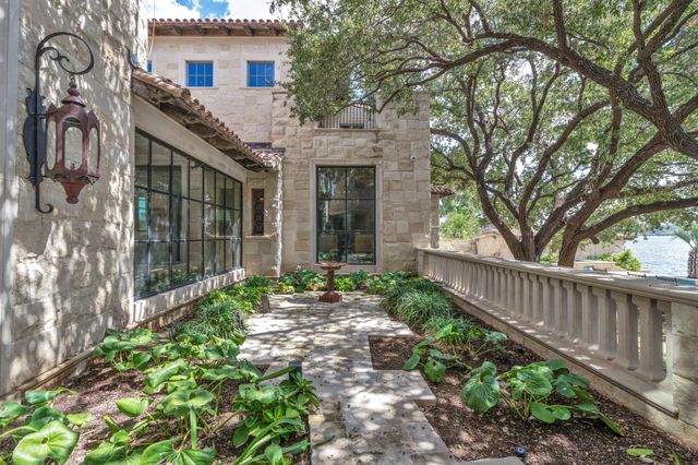 419 Lighthouse DR, Horseshoe Bay, TX 78657