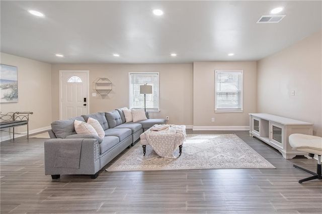 1956 Myrtle Avenue, Mobile, AL 36606