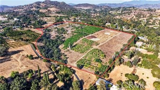 982 Live Oak Park Road, Fallbrook, CA 92028