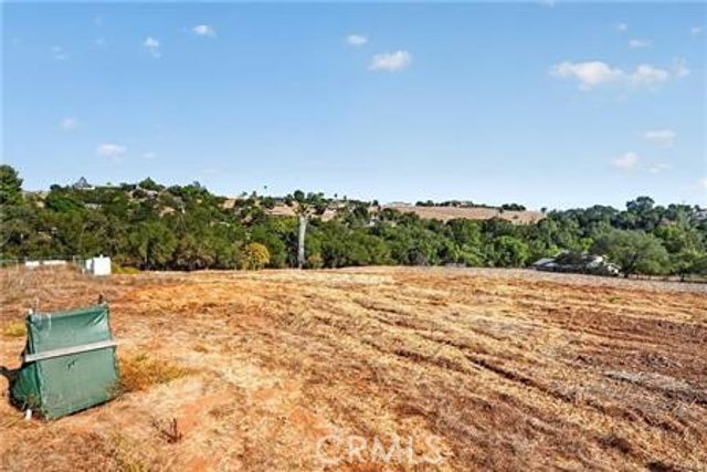 982 Live Oak Park Road, Fallbrook, CA 92028