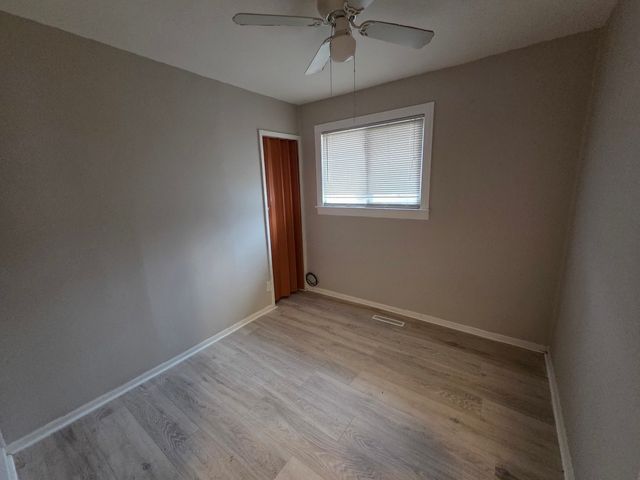 28 Hickory Drive, Carpentersville, IL 60110