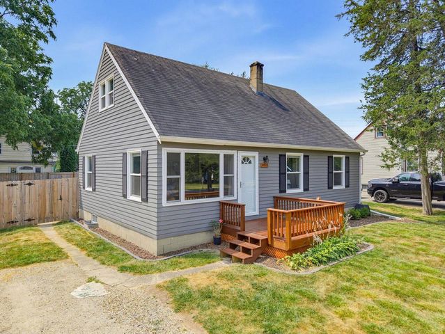 34903 PARKWAY DRIVE, Oconomowoc, WI 53066