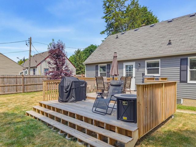 34903 PARKWAY DRIVE, Oconomowoc, WI 53066
